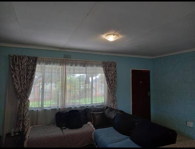 4 BEDROOM HOUSE FOR SALE IN VAN DYK PARK
